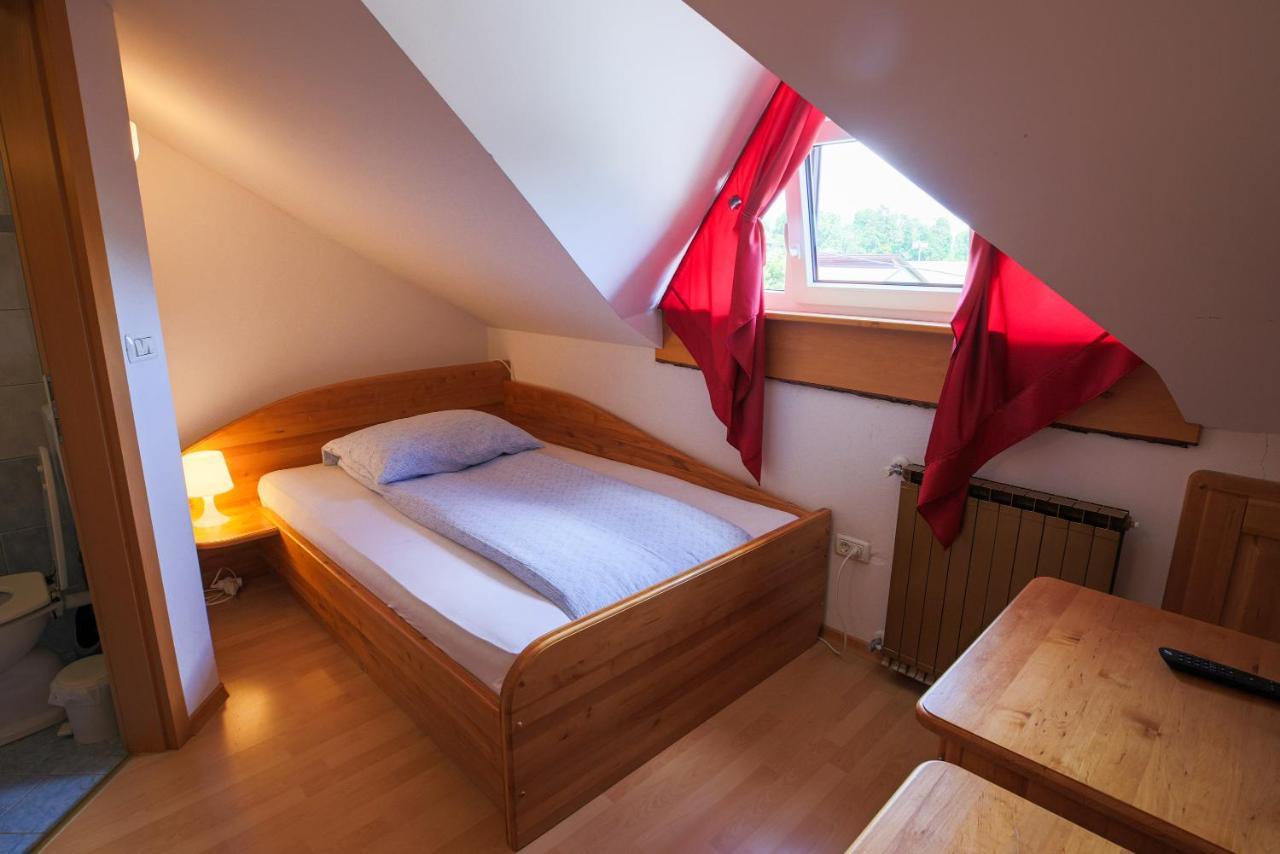Domacija Malnarjevi Villa Villa Slavina Bagian luar foto
